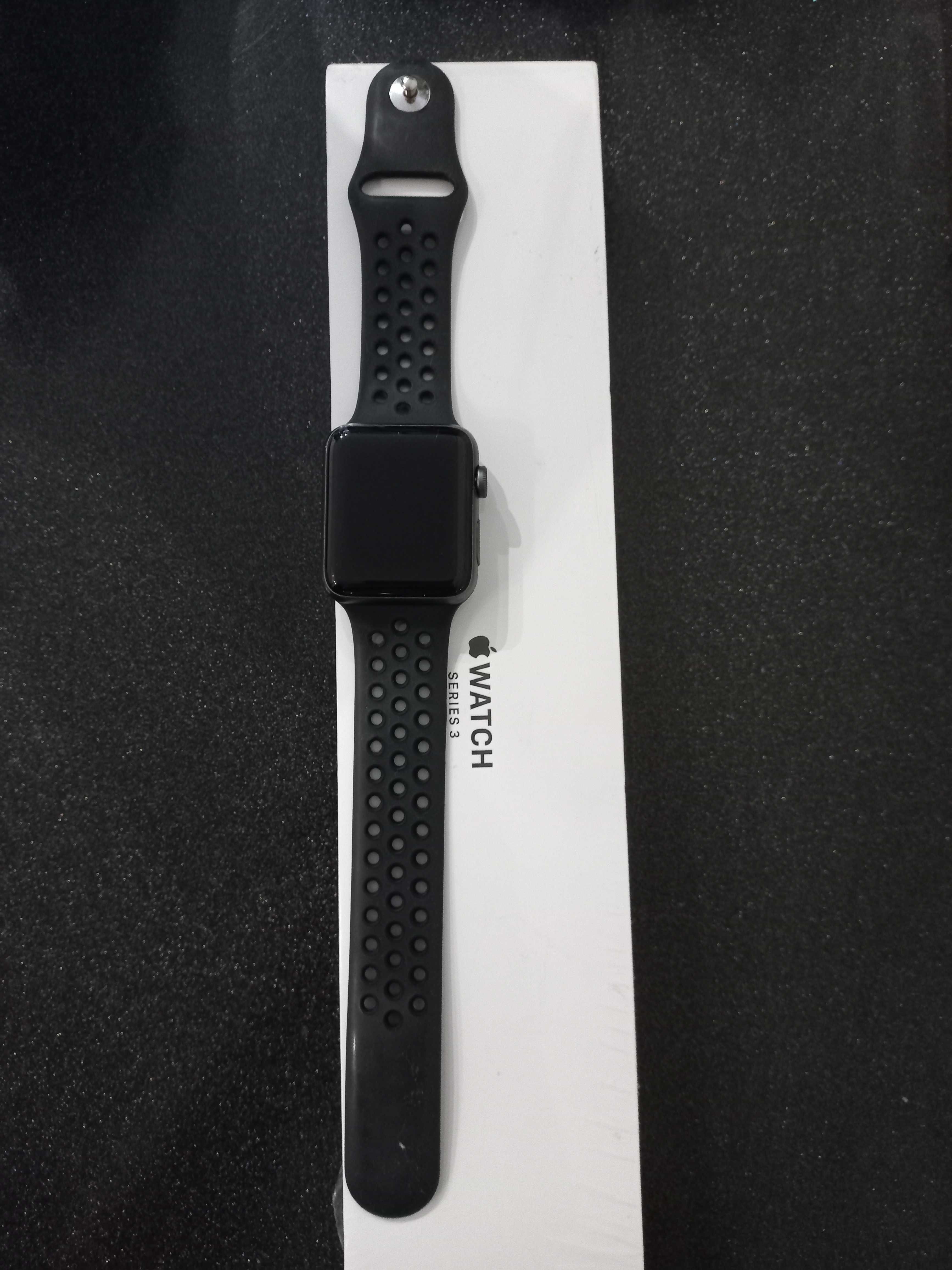 Смарт-часы Apple Watch Series 3 42mm