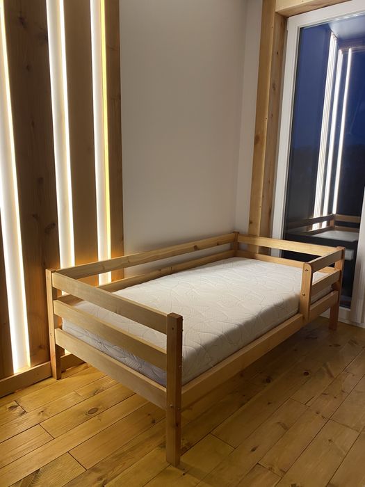 Ліжко free з дерева дитяче