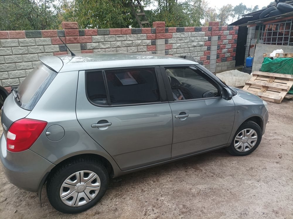 Оренда авто Fabia таксі кілометраж