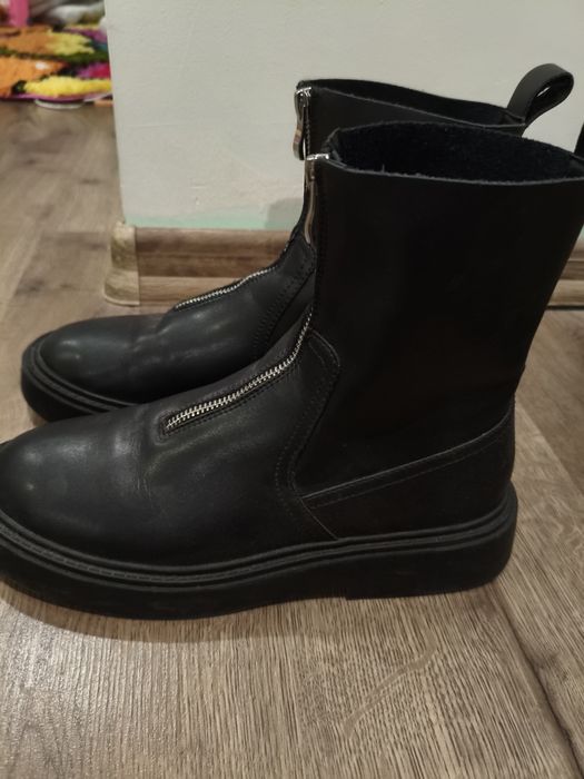 Продам шкіряні  ботінки 39 розмір