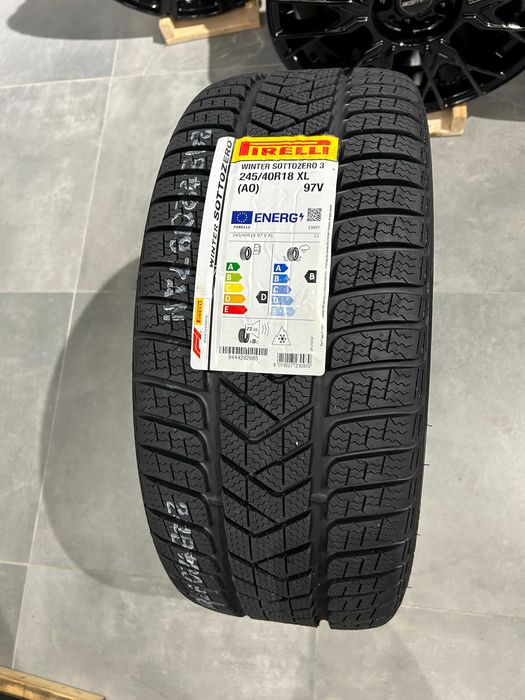 Oryginalne koła zimowe 18 5x112 Audi A4 B9 B8 245/40R18 Pirelli