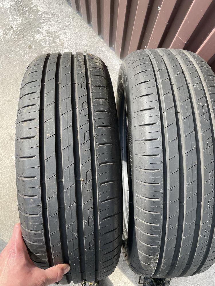 Goodyear Efficientgrip 205/60 R16 92V  komplet 4 szt. Produkcja 2423 r