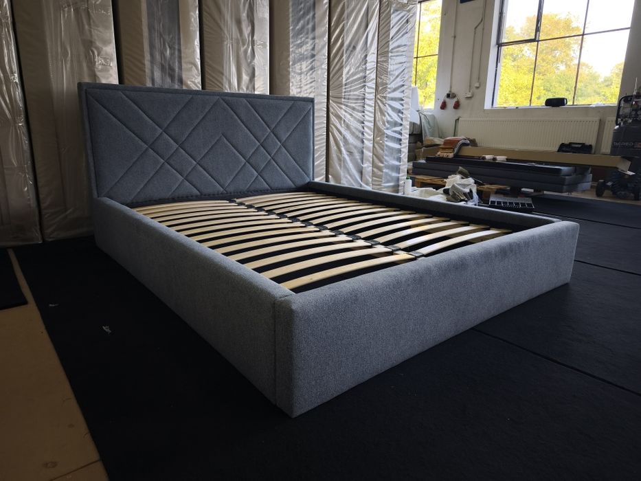 Łóżko tapicerowane 160x200 • szaro-niebieska tkanina• stelaż drewniany
