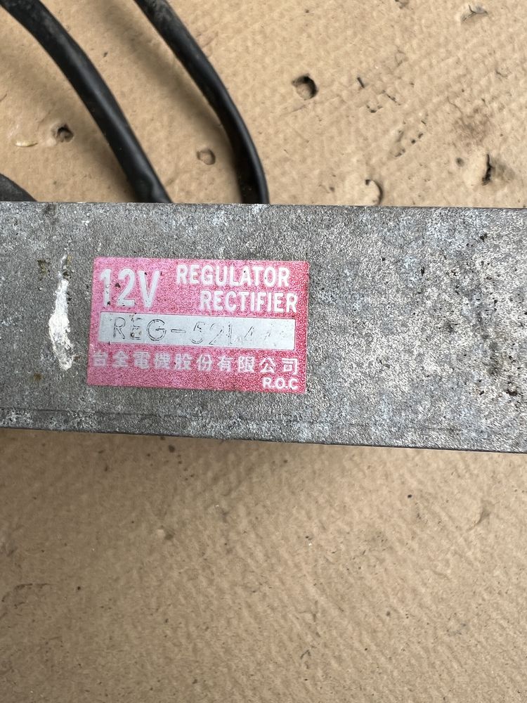 SYM GTS Joymax Cruisym MAXSYM 300 400 Regulator Napięcia