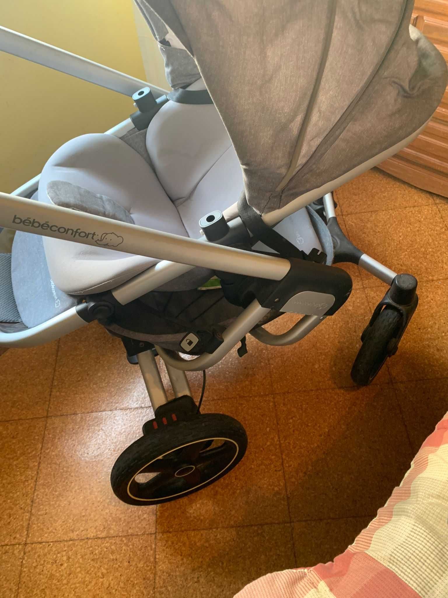 Carrinho de bebe, ovo e alcofa bebe confort, ofereço o isofix