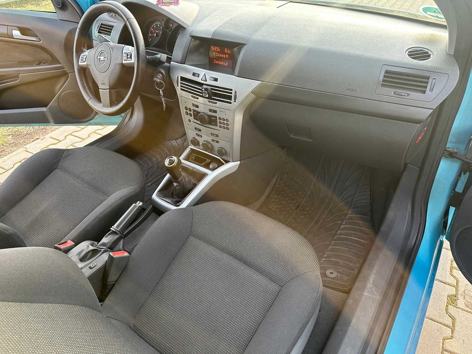 Opel Astra GTC 2009 1.4 Benzyna Sprawna Klimatyzacja Bez Korozji