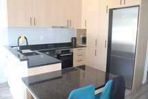 T2 Mobilado e C/Terraço junto Rotunda da Boavista-Porto