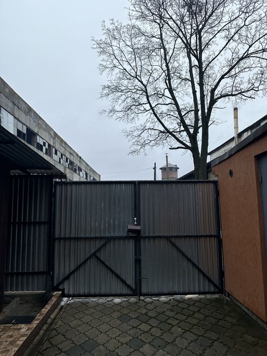 Фасадне приміщення у центральній частині м. Сарни