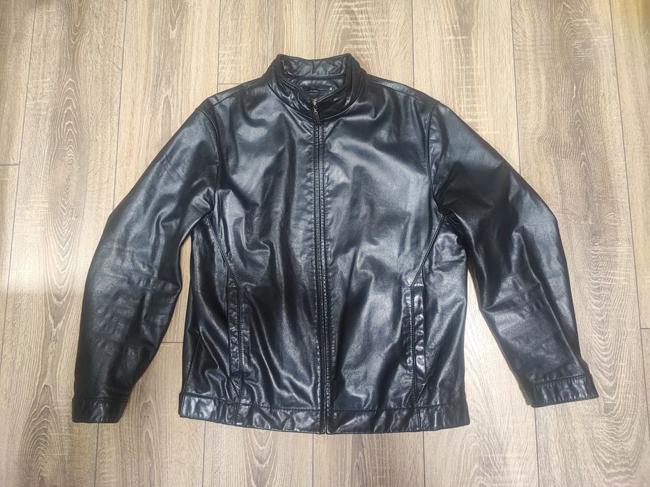 Чорна шкіряна куртка молодіжна чоловіча мужская кожанка
Розмір S