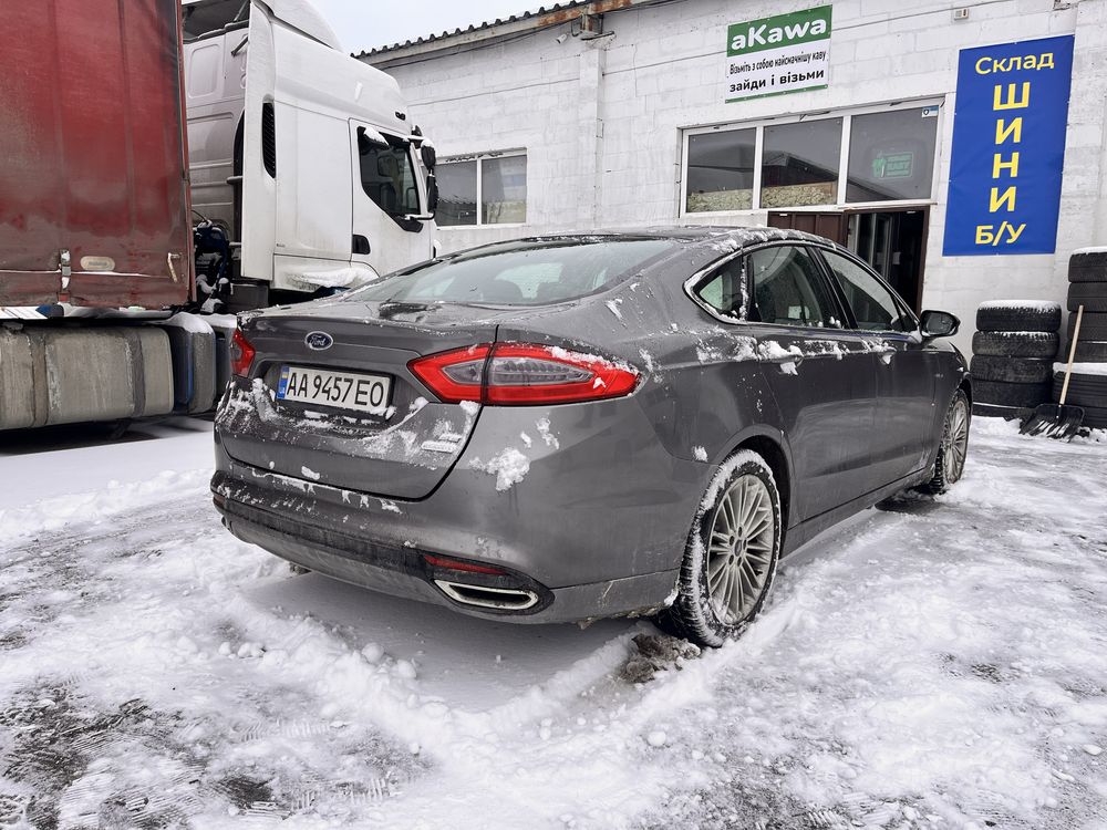 Ford Fusion комплектация SE