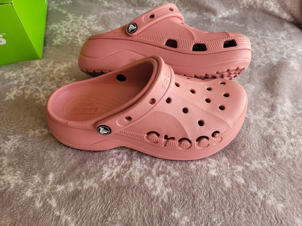 Crocs na platformie W7 37