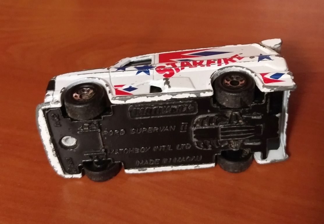 Miniatura vintage - Ford Supervan II - Matchbox