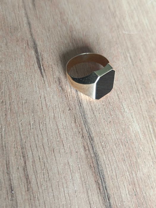 Złoty sygnet 14K próby 585, waga 5.5g z Onyksem. Rozmiar 21