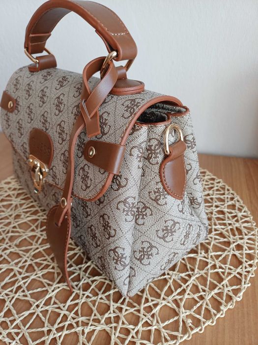 Nowa piękna torebka Guess