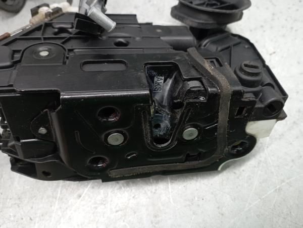 Fechadura / fecho porta trás direito VOLKSWAGEN Golf VI (5K1)