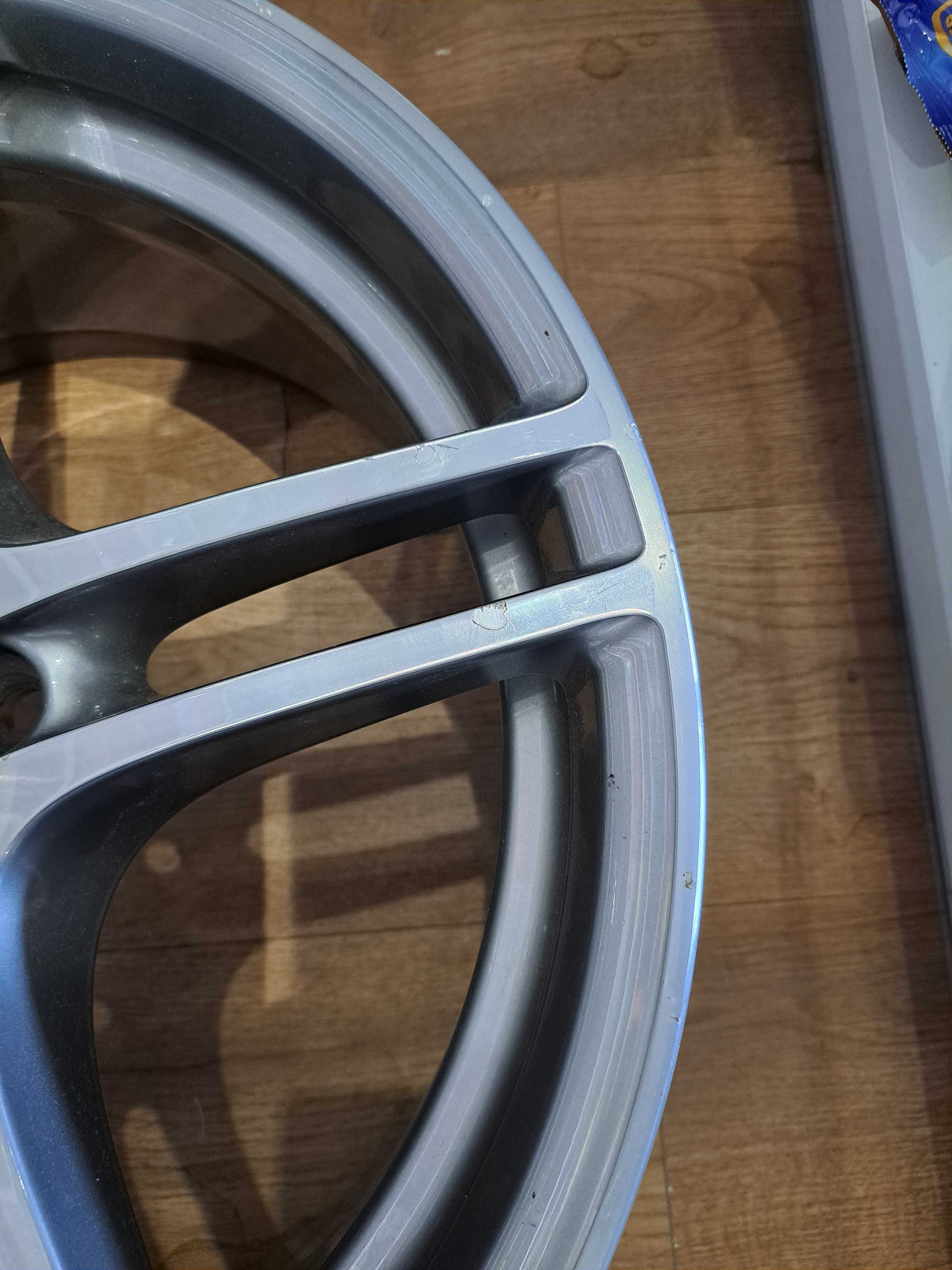 Oryginalna felga BMW Performance 18"