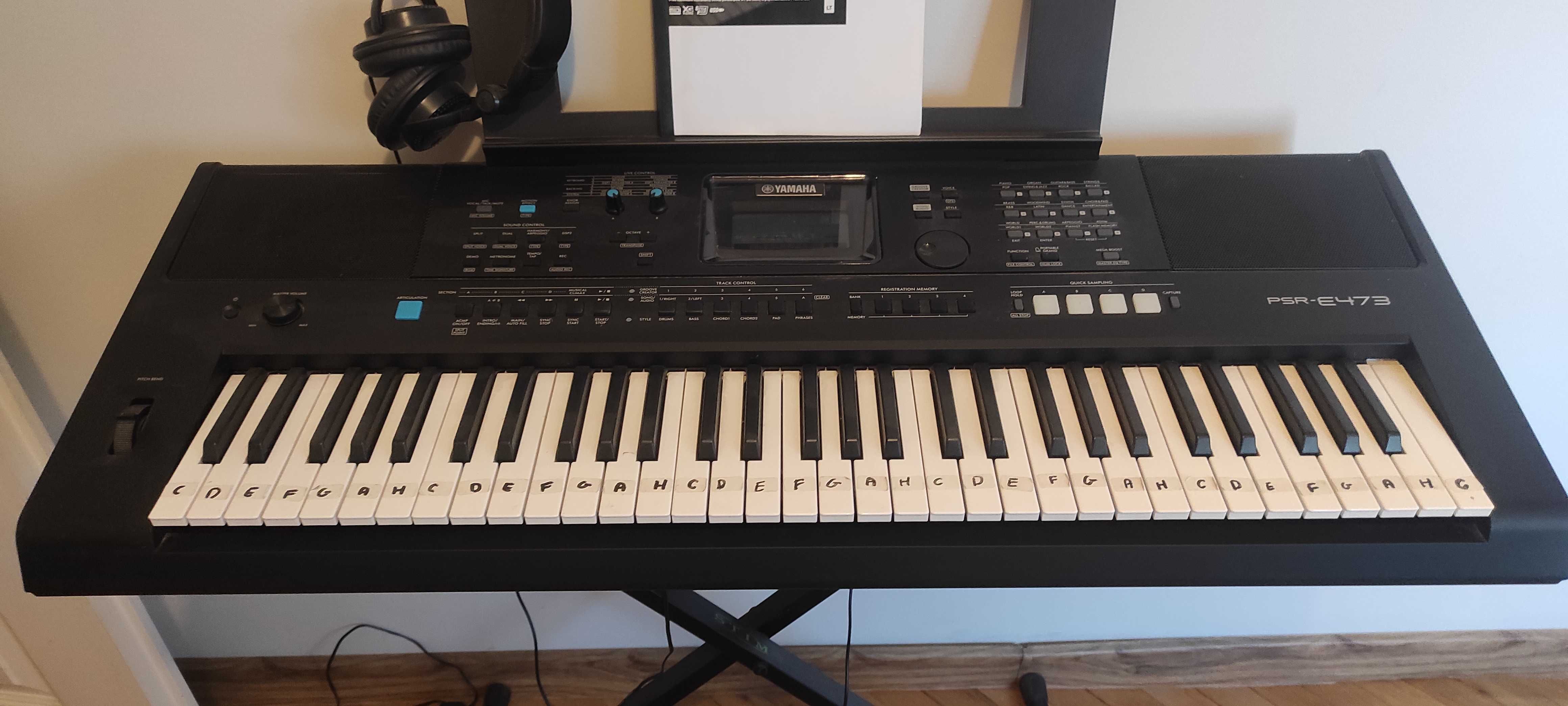 Yamaha PSR e473 keyboard
