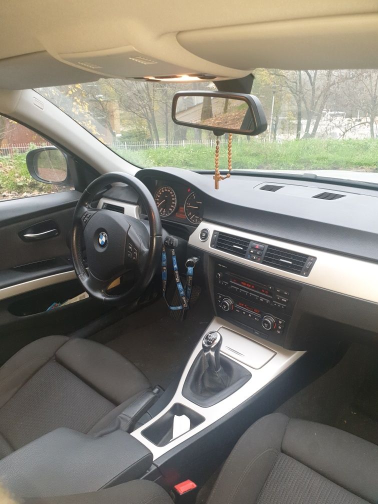 Sprzedam bmw E91 320D .2009 r