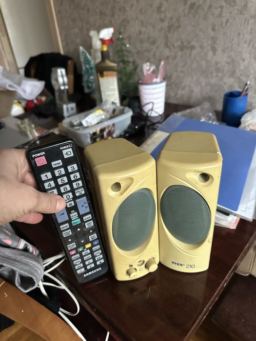 Колонка маленькая  к компютеру