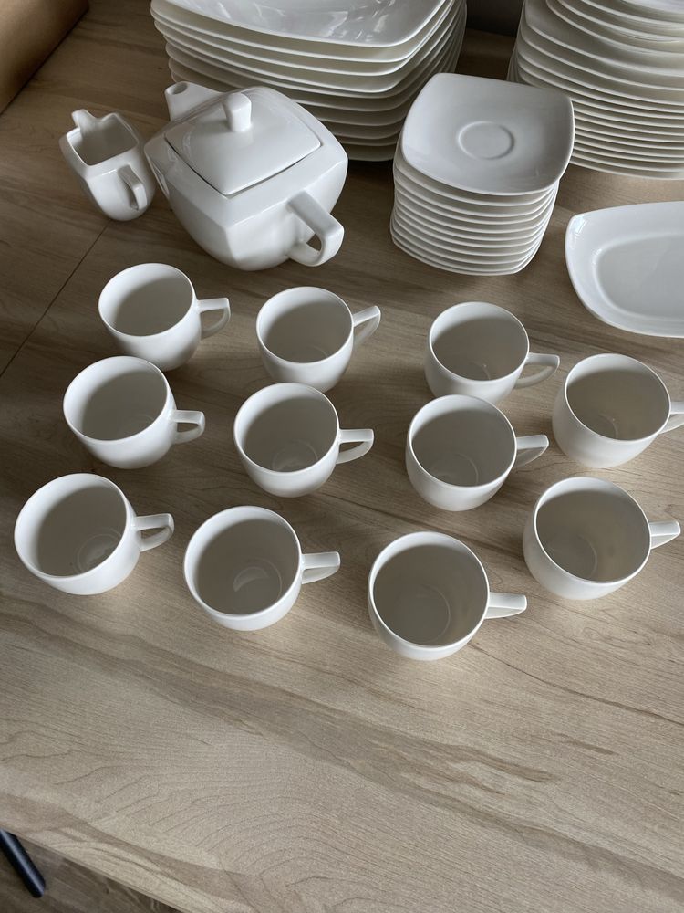 Porcelana Karolina Hiruni zestaw talerze filiżanki