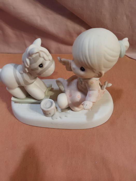 Estatuetas em biscuit ( penso)