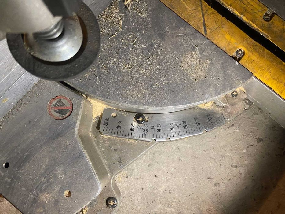 Торцовочна пилка Продам DeWalt DW 708-QS
