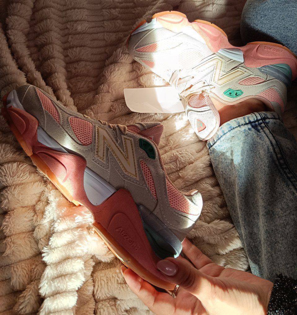 Жіночі кросівки New Balance 9060 pink