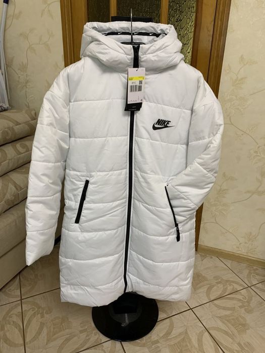 2 Куртки Nike NWS