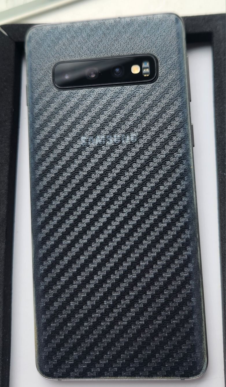 Продам смартфон ,Samsung  s10.