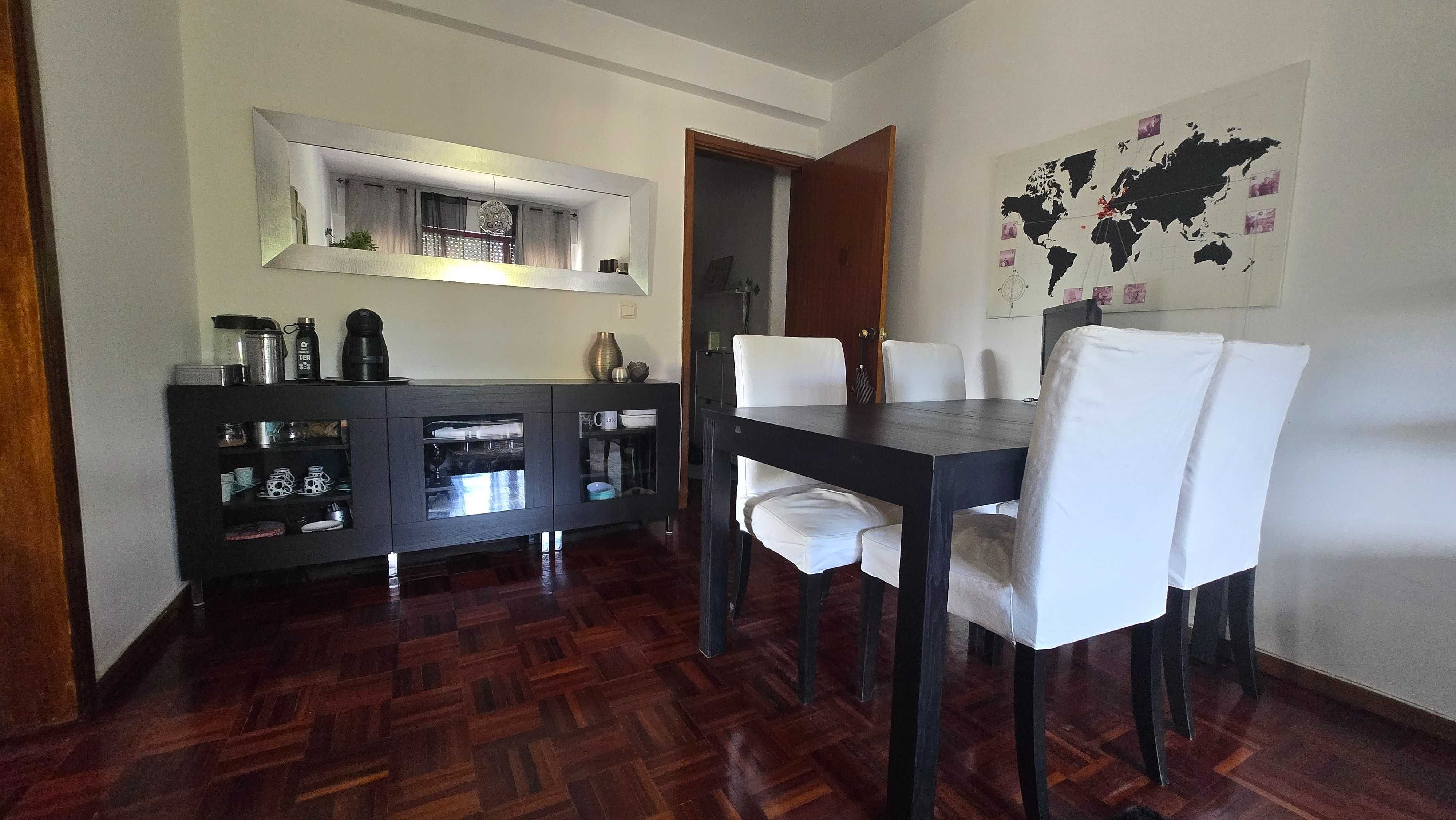 Sala e sala de jantar completa