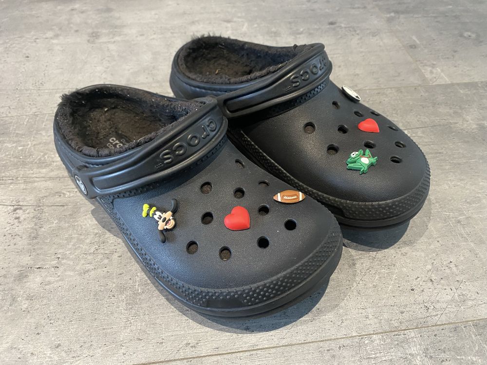 Zestaw przypinek Crocs 19 szuk + bransoleta Crocs Jibbitz