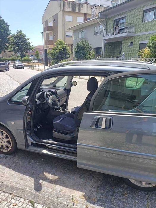 Peugeot 1007 1.4 HDI 4 lugares