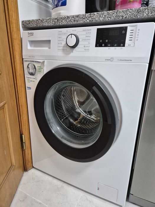 Máquina de Lavar Roupa BEKO WTA 10712 XSWR (10 kg - 1400 rpm - Branco)