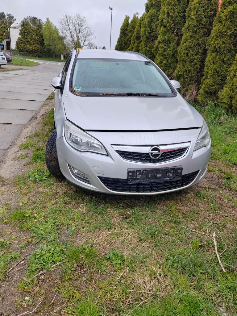 Kompletny przód Opel Astra J 1.7 cdti