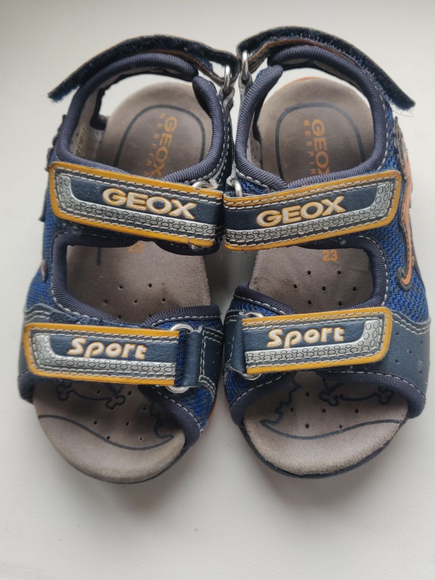 Продам детские босоножки  Geox sport