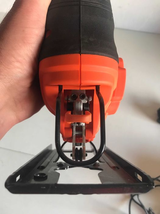 Акумуляторний лобзик BLACK+DECKER BDCJS18 з Англії