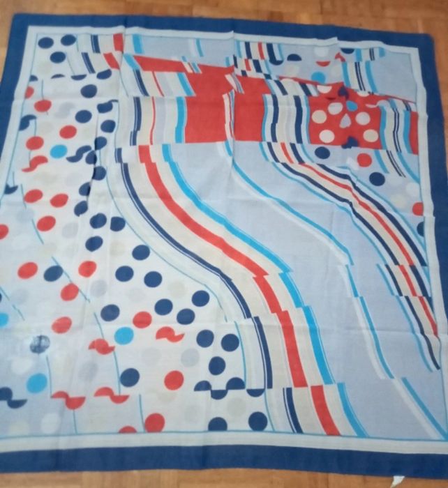 Lenços quadrados decorativos