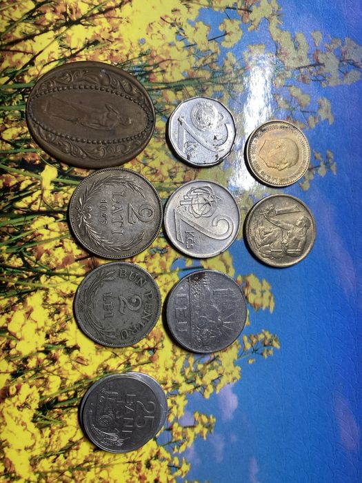 Продам монеты