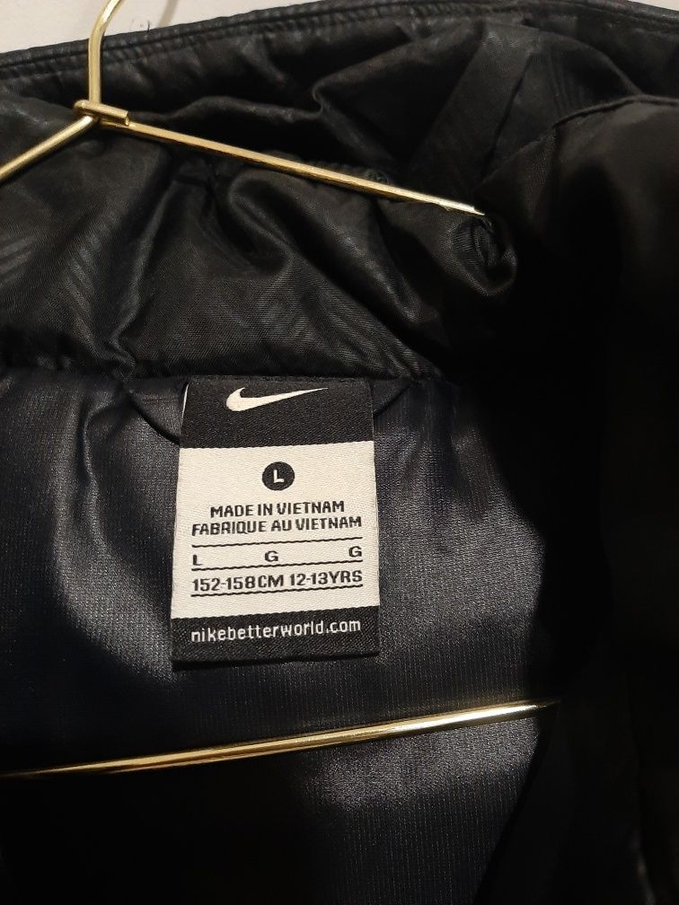 Kurtka Nike pikowana czarna rozmiar S