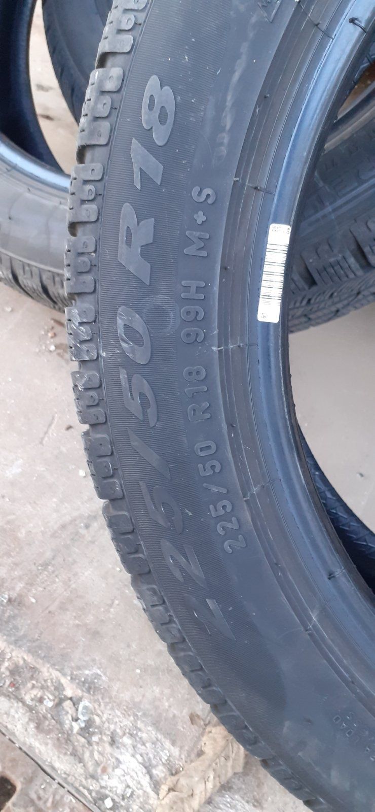 Шини Pirelli 225/50 R18