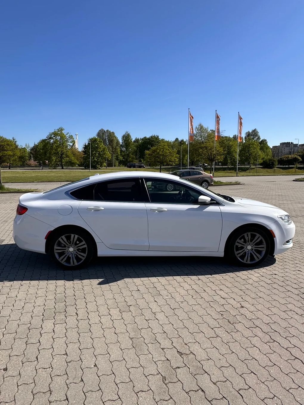 Chrysler 200