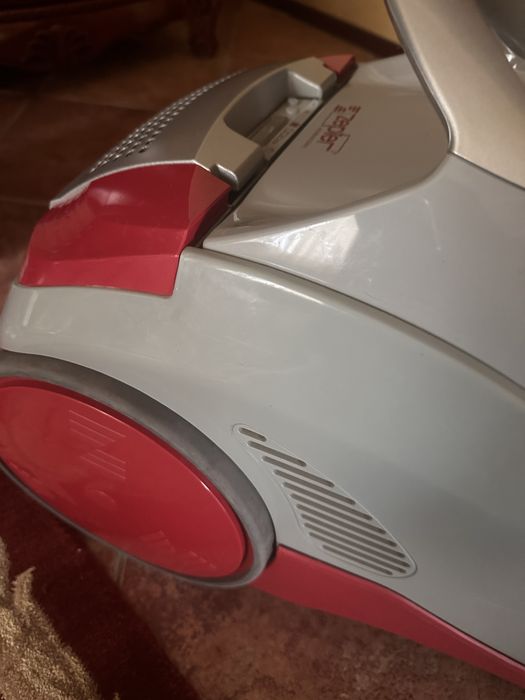 Пылесос с аквафильтром  Zepter