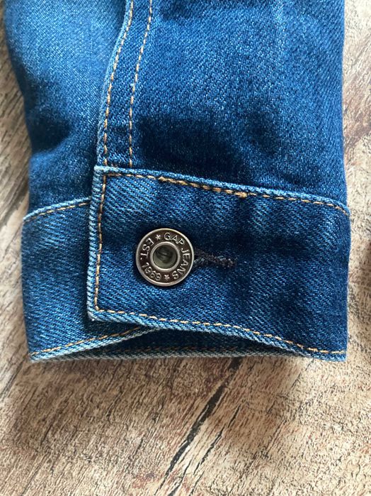 Женская джинсовая куртка Gap - темно-синяя