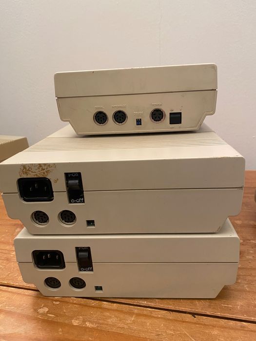 Commodore 1571x2 + Commodore 1541 “2” stacje dyskow