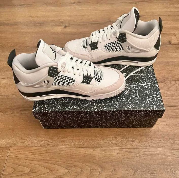 "Buty koszykówki "Jordan_4_Retro_Military_Black_Roz.38