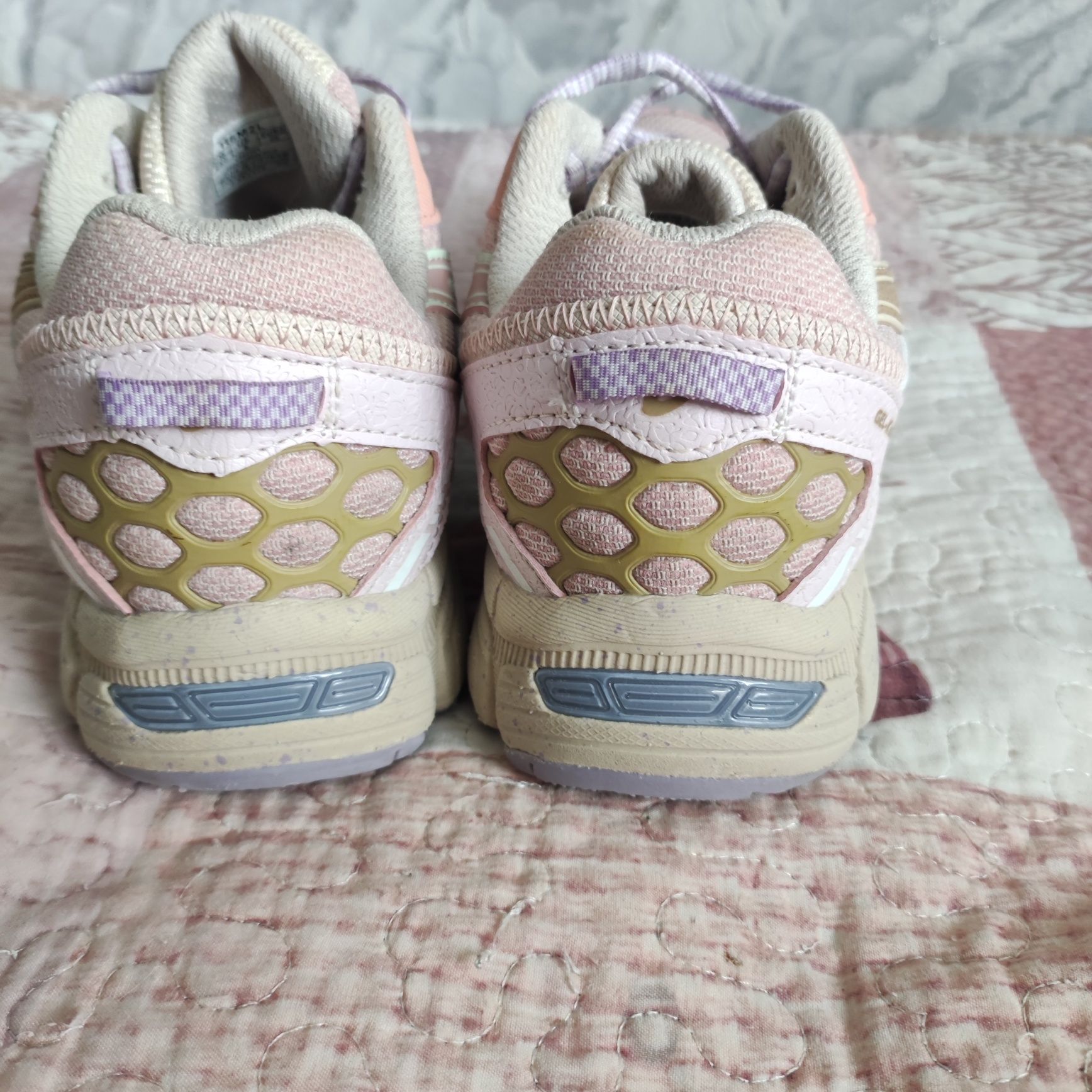 Кросівки жіночі Asics