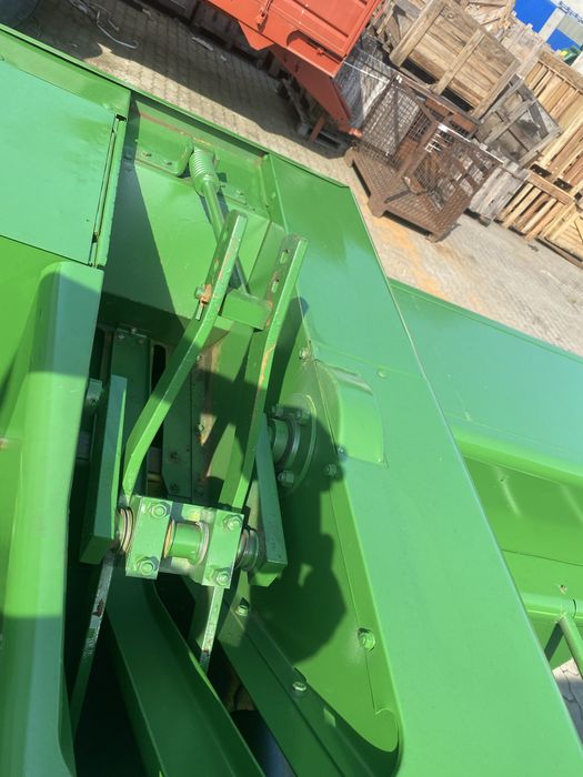 прес підбирач John Deere 332