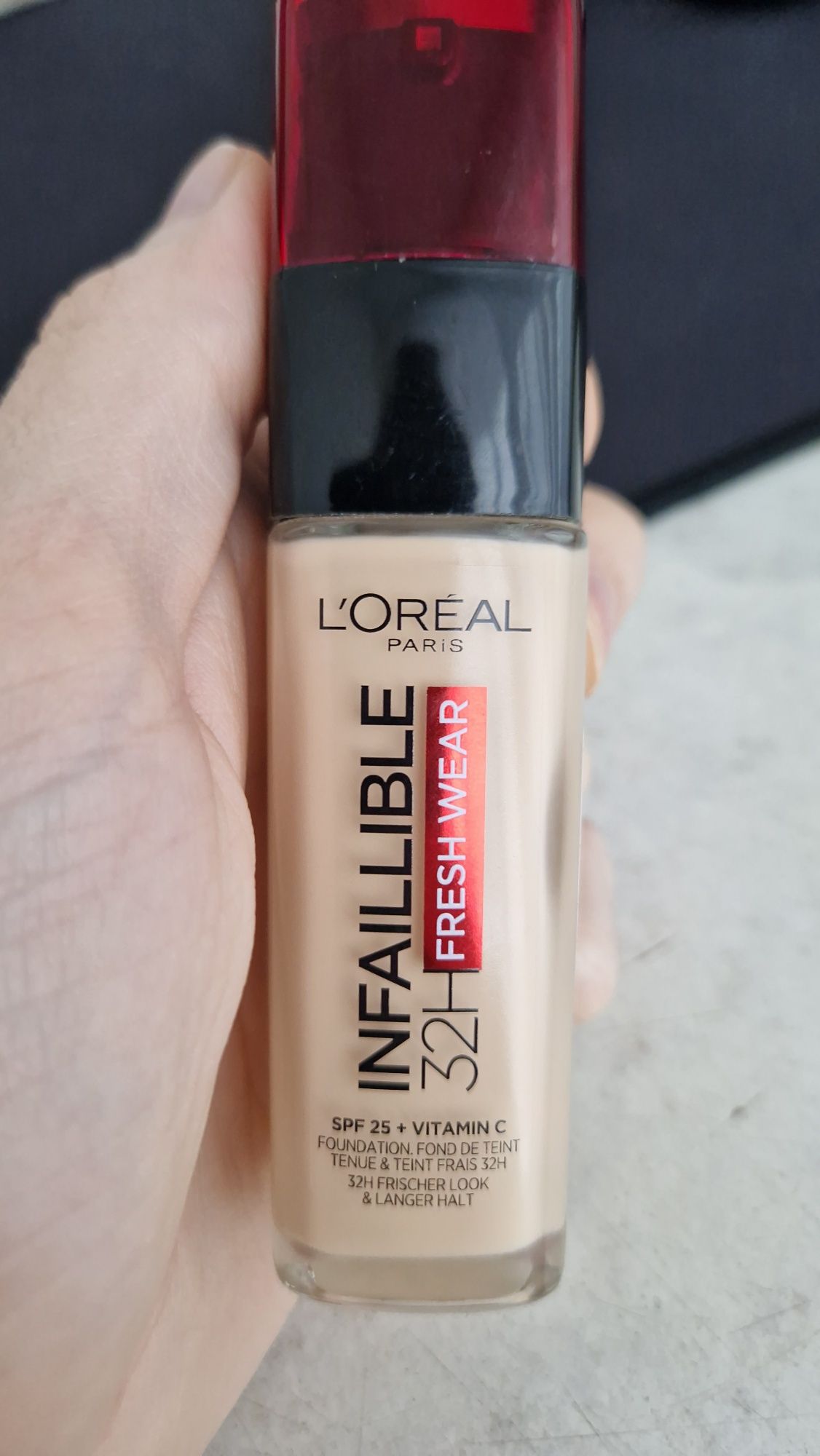 L'Oreal Infallible 32H fresh wear, 20 ivory, тональний крем