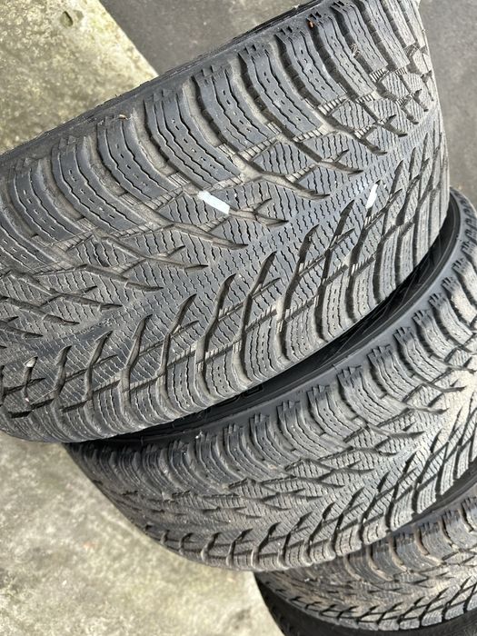 Nokian Hakkapelitta R3  265/40R21