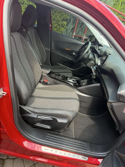 Peugeot E2008 Електро 300 км